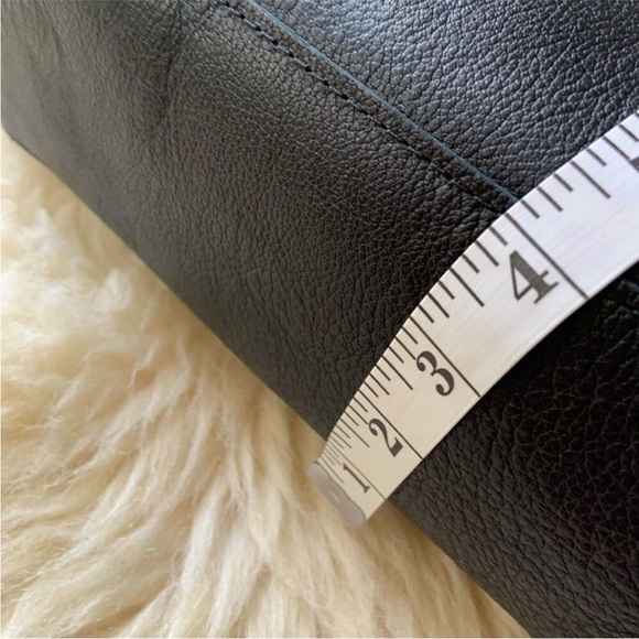 Portland Leather Bag - Picture 8 of 10